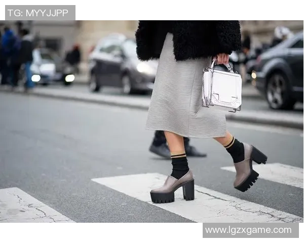 全黑色高帮篮球鞋时尚潮流搭配指南让你在球场上尽显个性魅力